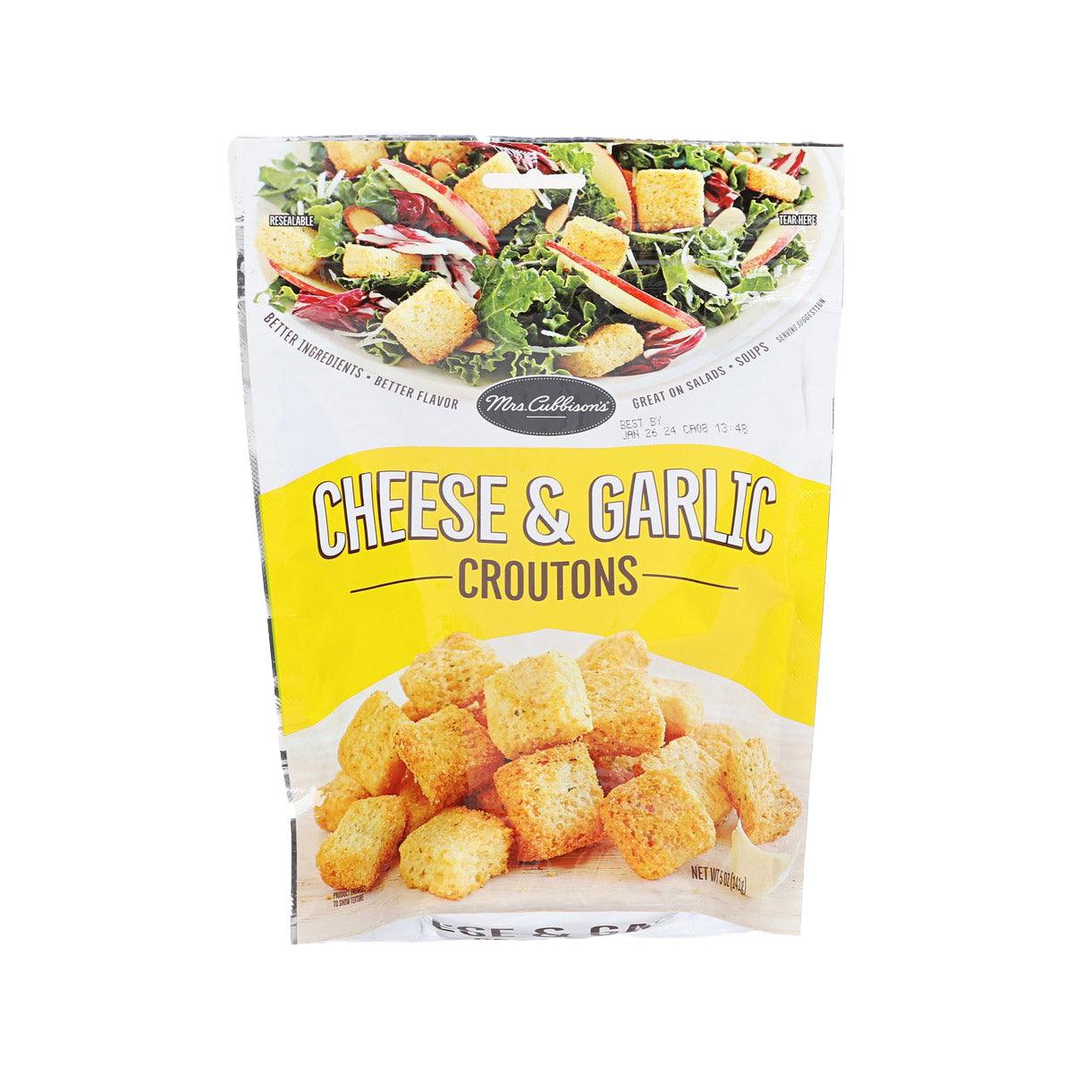 MRS. CUBBINSON'S cheese and garlic croutons bag with golden croutons