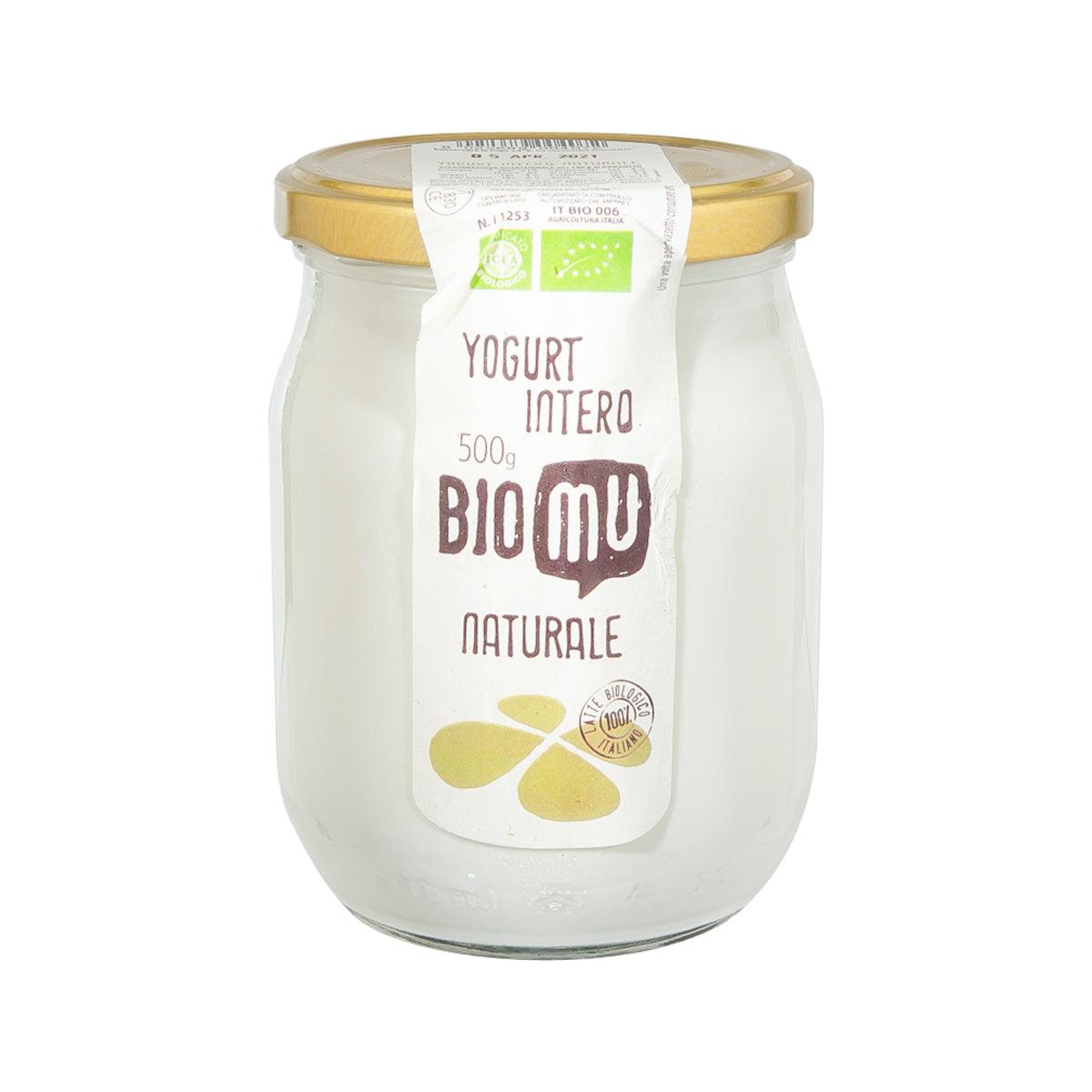 BIOMU natural whole milk yogurt in 500g glass jar with gold lid