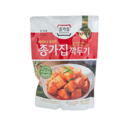JONGGA Kkaktugi kimchi pouch with cubed radish kimchi, 17.6 oz