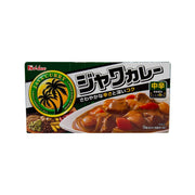 Medium hot curry roux box with curry dish and chili pepper illustration