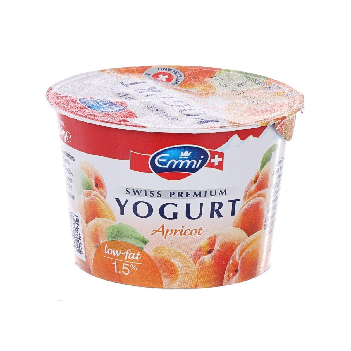 EMMI Swiss apricot low-fat yogurt cup, 1.5%, sealed lid