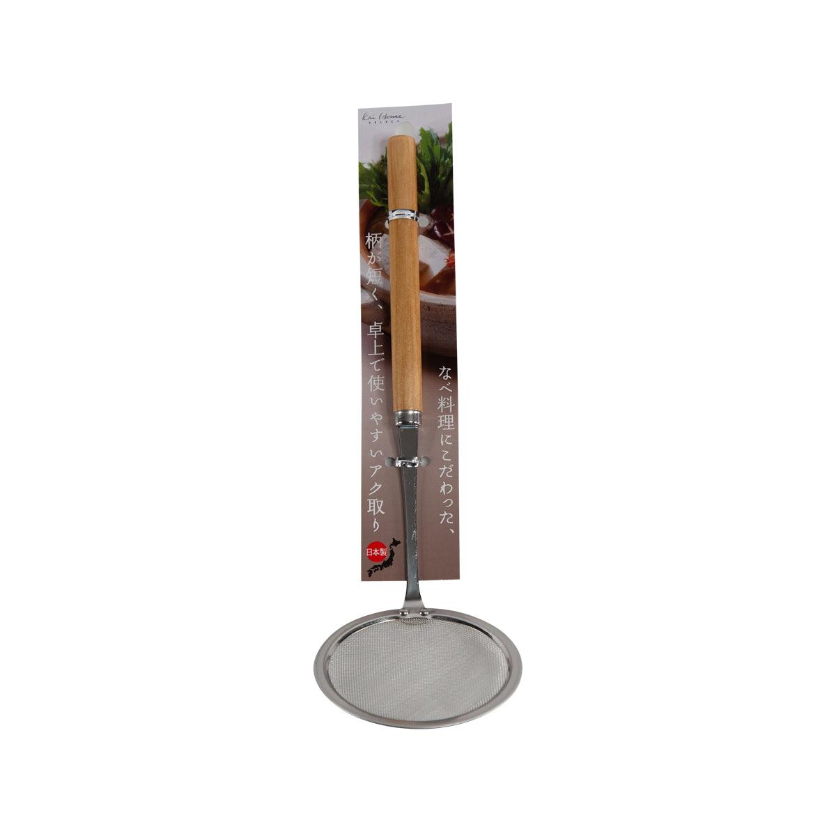 KAI strainer with round stainless mesh and long handle, silver finish