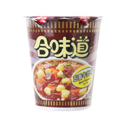 NISSIN beef flavor instant noodle cup with lid and Japanese label, 75 g