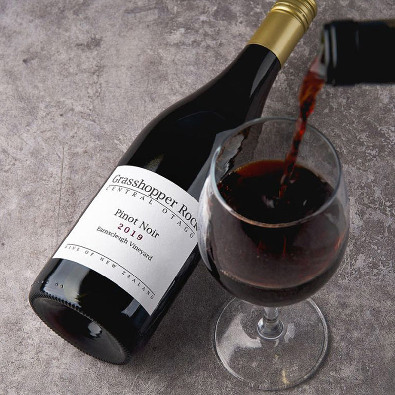 GRASSHOPPER ROCK Earnscleugh Vineyard Pinot Noir 19/22 (750mL)