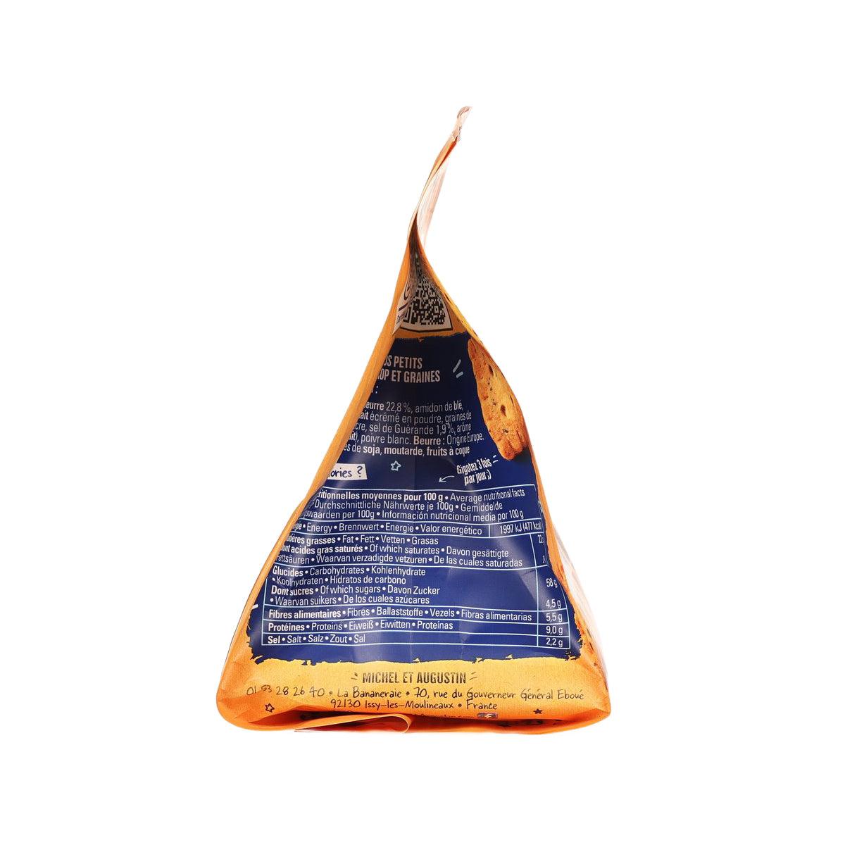 Butter biscuits pouch with Roquefort cheese and poppy seeds, triangular sealed end