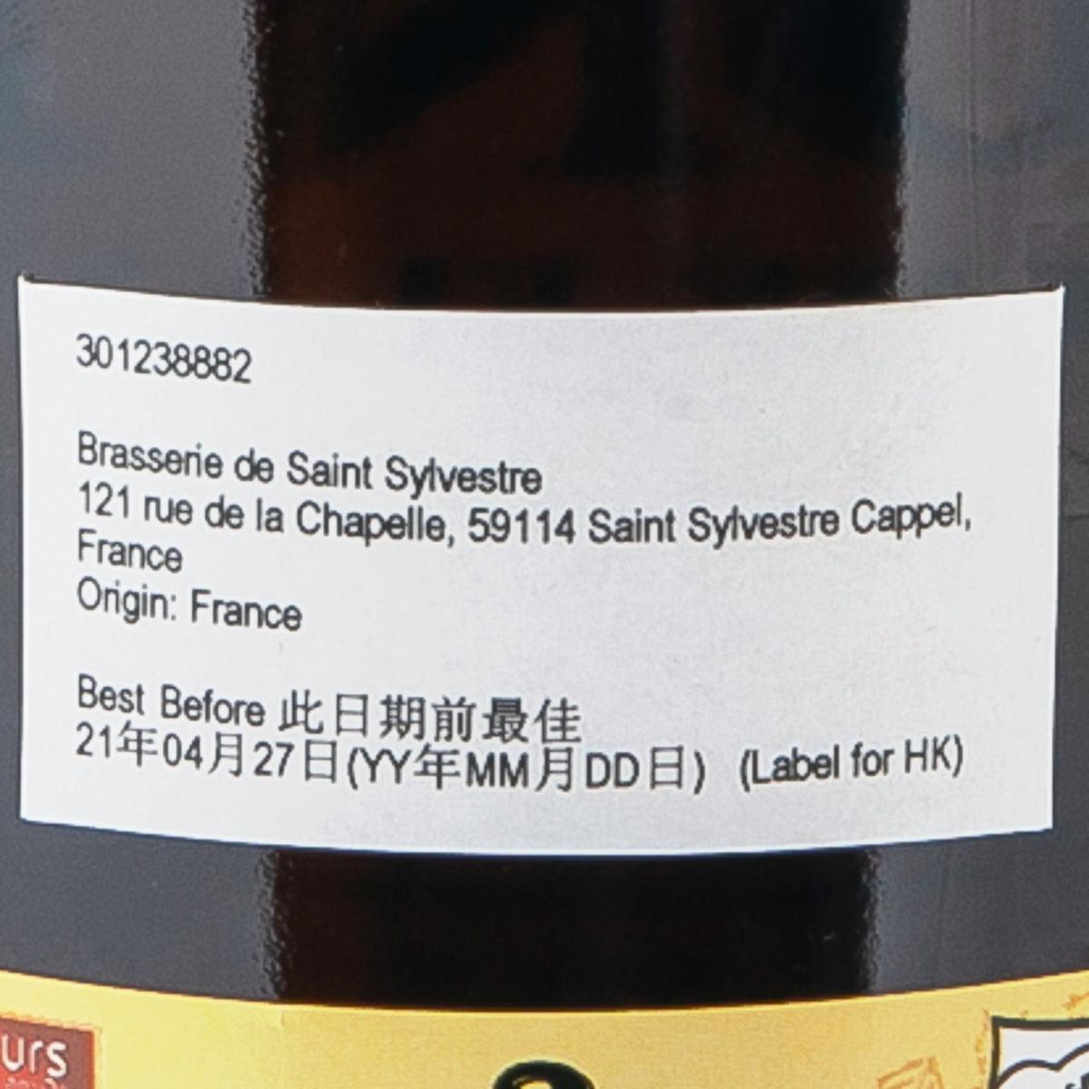 Beer label close-up with Brasserie de Saint Sylvestre and best-before date