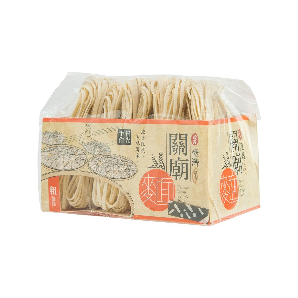 Thick guan temple-style pasta pack, cream noodles visible through plastic