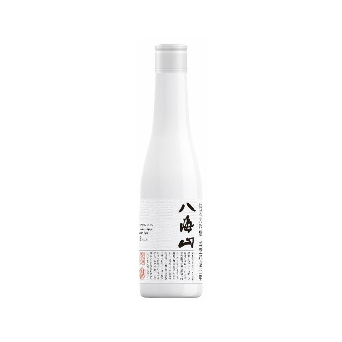 Junmai daiginjo sake bottle, white label, silver cap, 280 mL