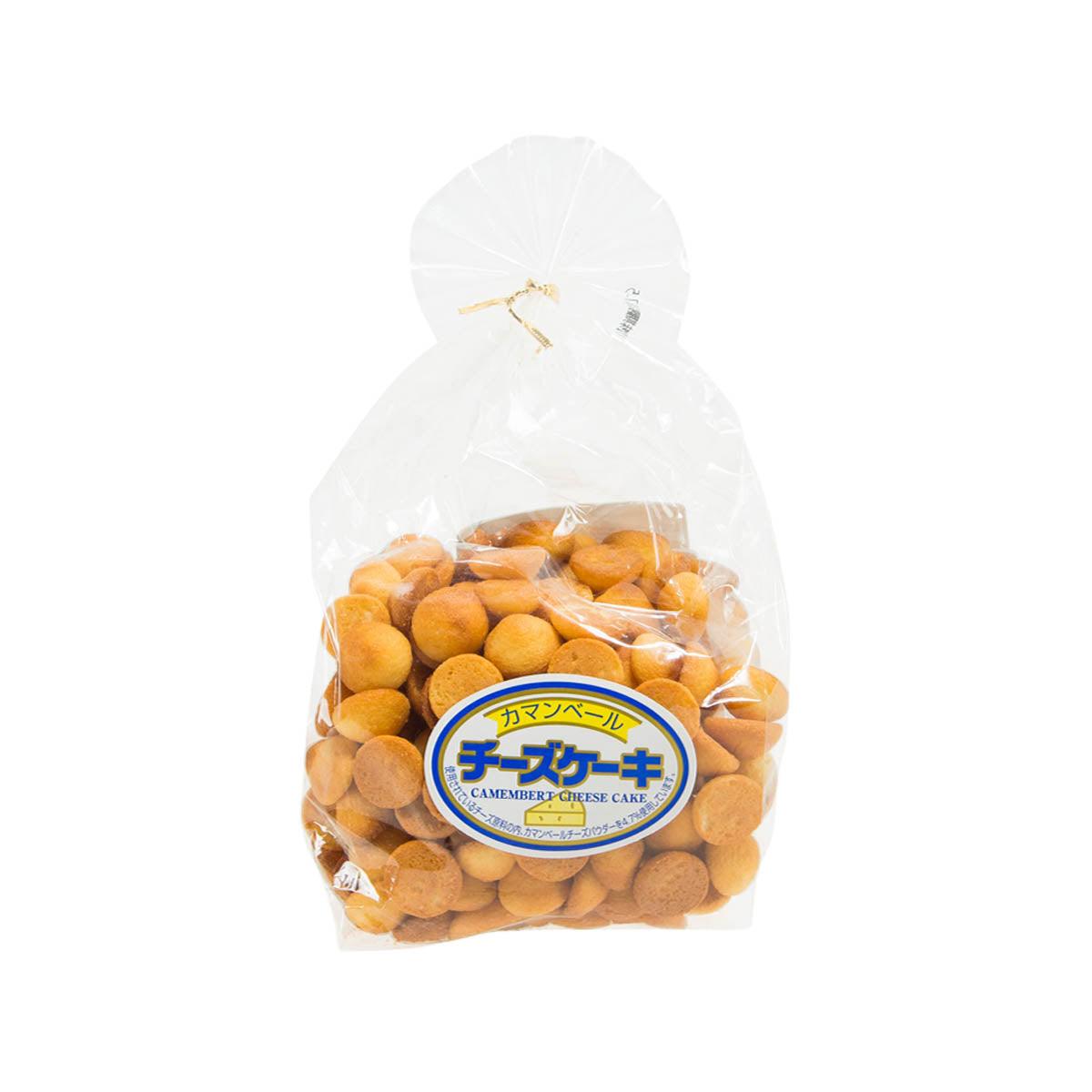 Mini Camembert cheese biscuits in clear bag, round golden cookies