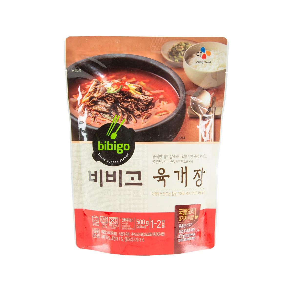 BIBIGO spicy beef soup Yukgaejang pouch, 500g, red front with bowl serving graphic