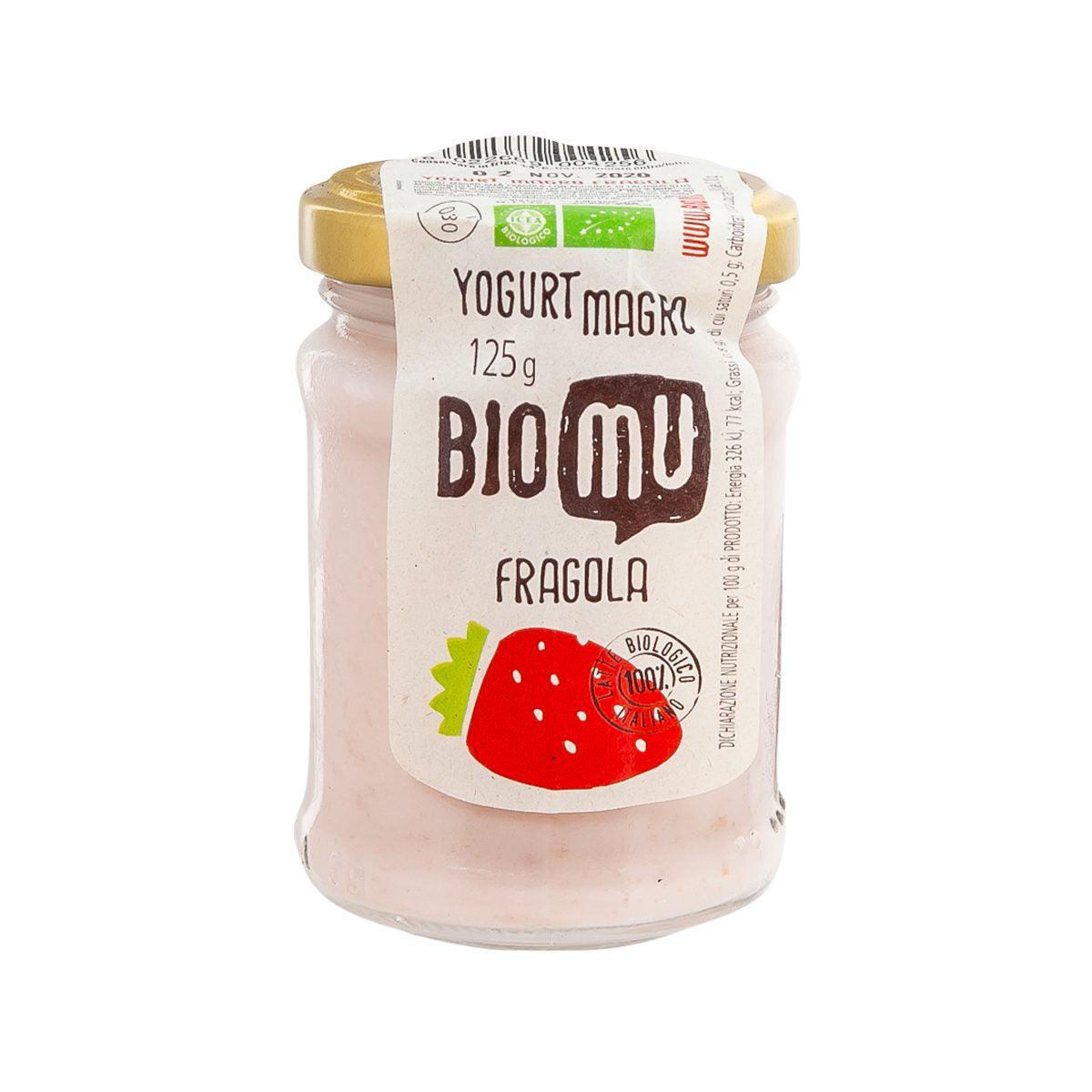 BIOMU organic strawberry low-fat yogurt jar, 125g glass with gold lid