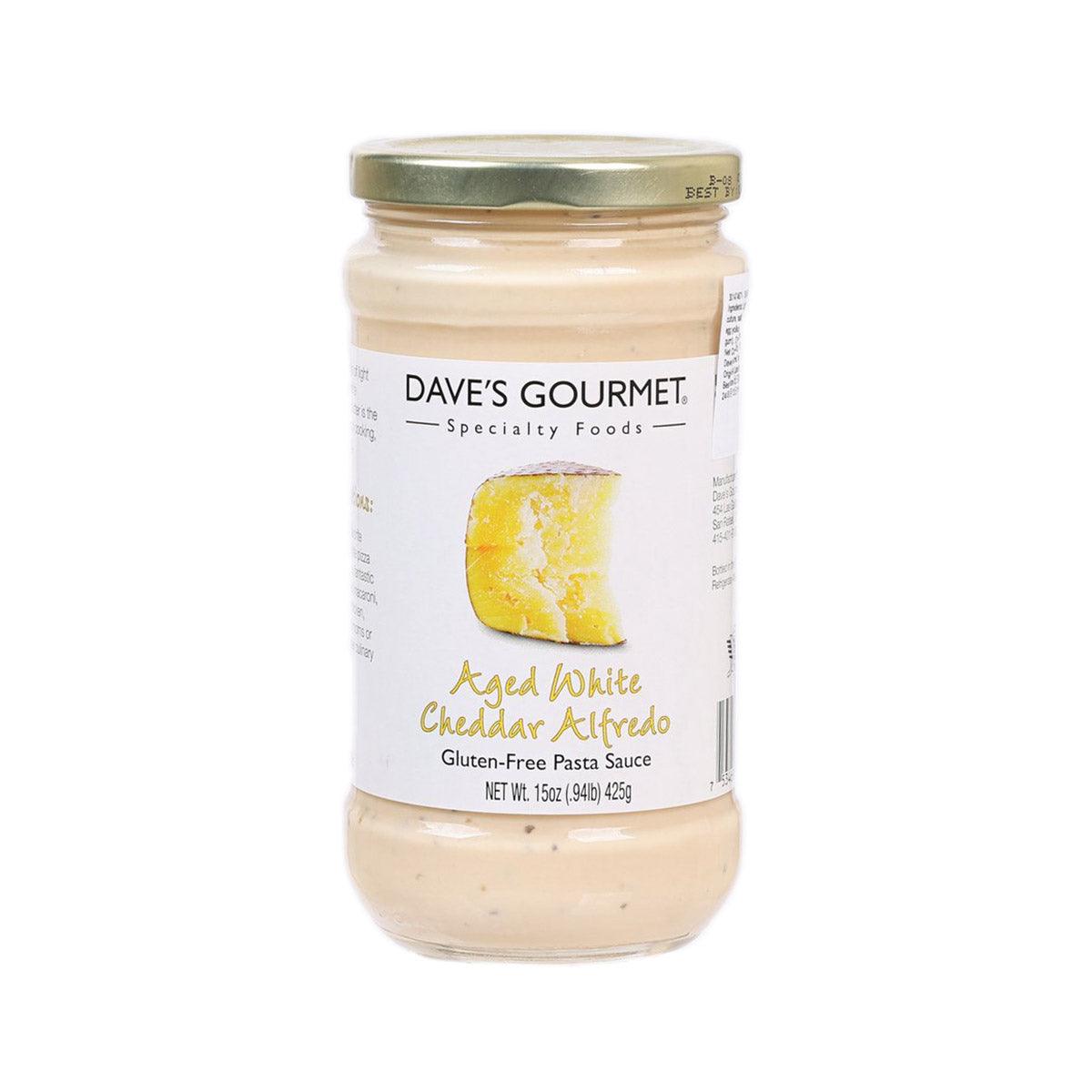 Jar of DAVE'S GOURMET aged white cheddar alfredo sauce, 425g
