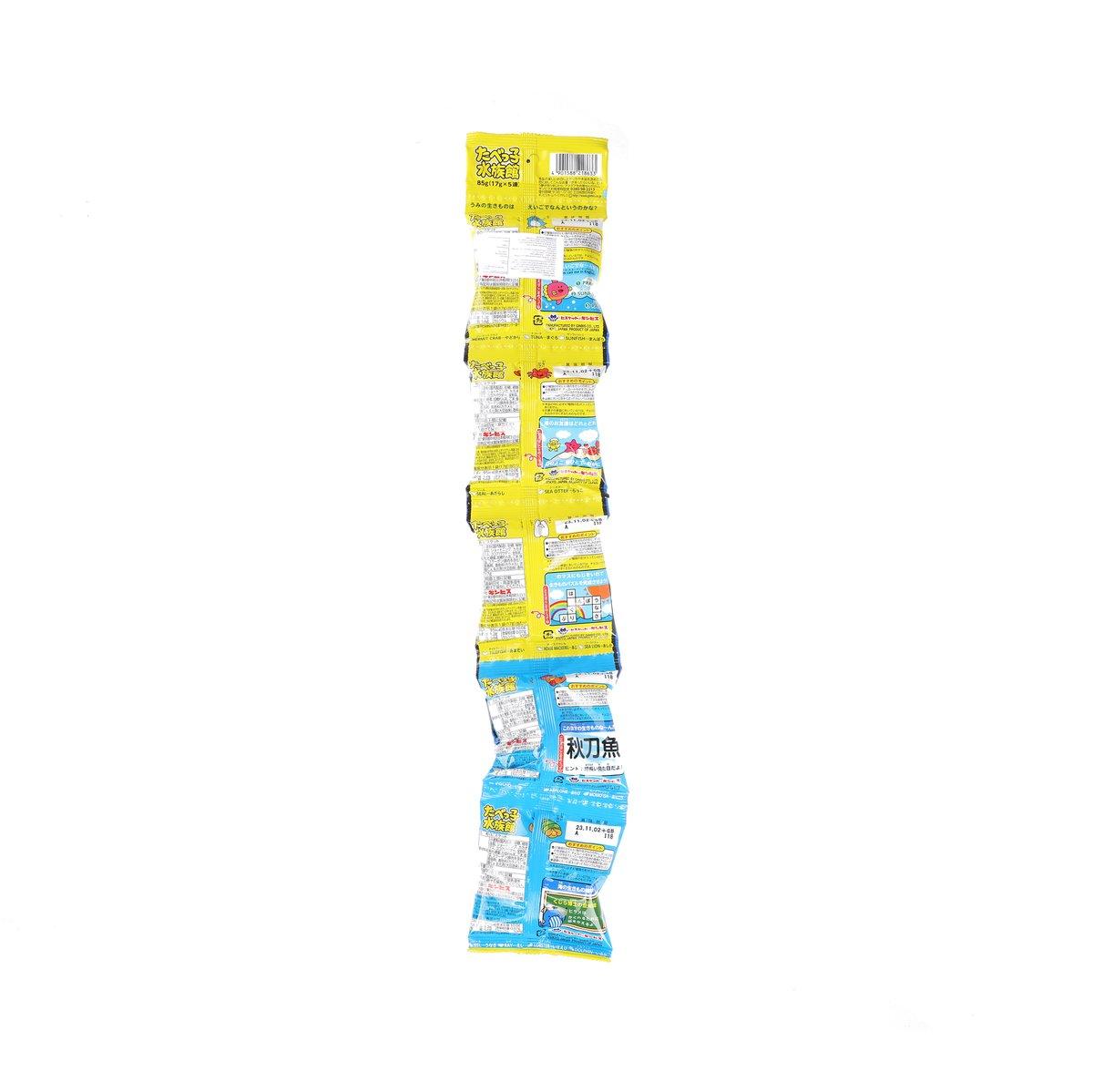 Aquarium-themed chocolate biscuit packs, back view with label and barcode