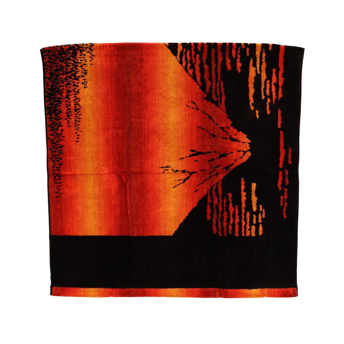 Bath towel with bold red-orange and black abstract pattern, 70x140 cm