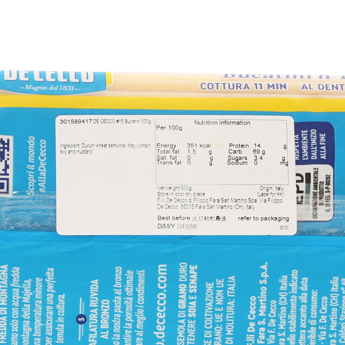 Bucatini pasta 500 g nutrition label close-up with ingredients table