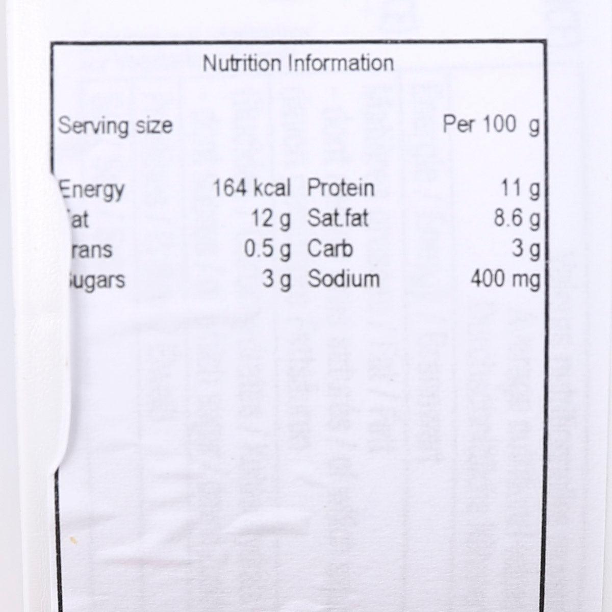 Nutrition information panel on spreadable goat cheese tub, per 100 g