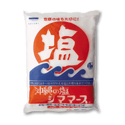 AOIUMI Okinawa sea salt 650g bag, white with red and blue label